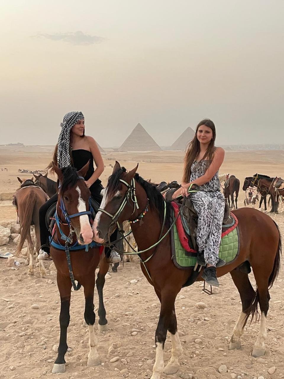 Sphinx Palace Pyramids View Inn Kafret el-Gabal Exterior photo