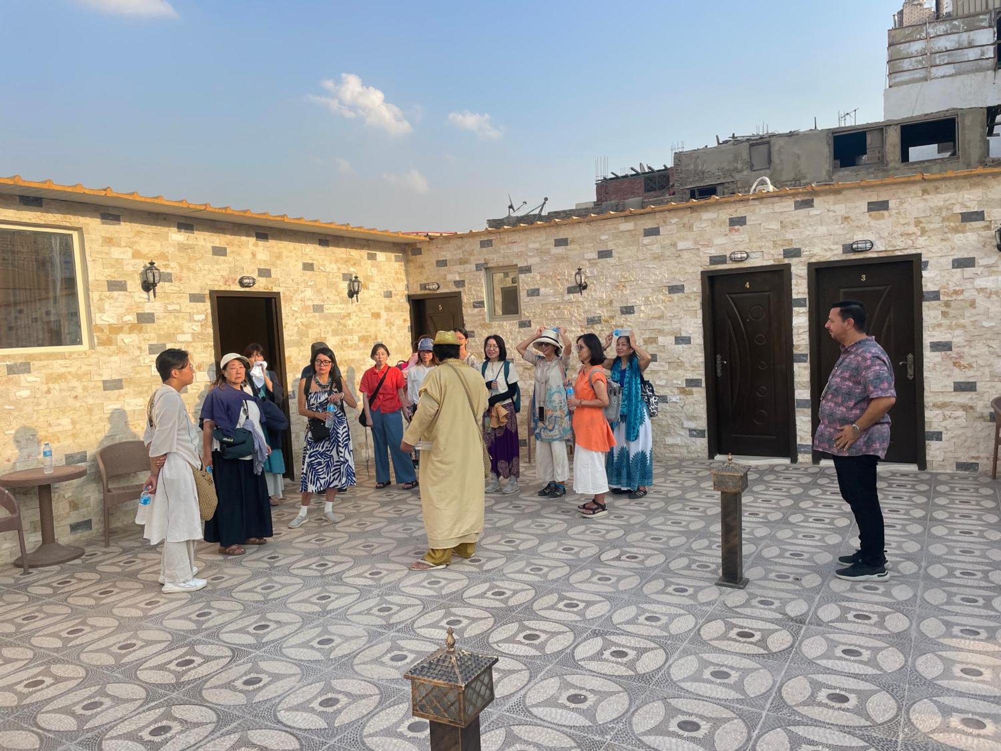 Sphinx Palace Pyramids View Inn Kafret el-Gabal Exterior photo
