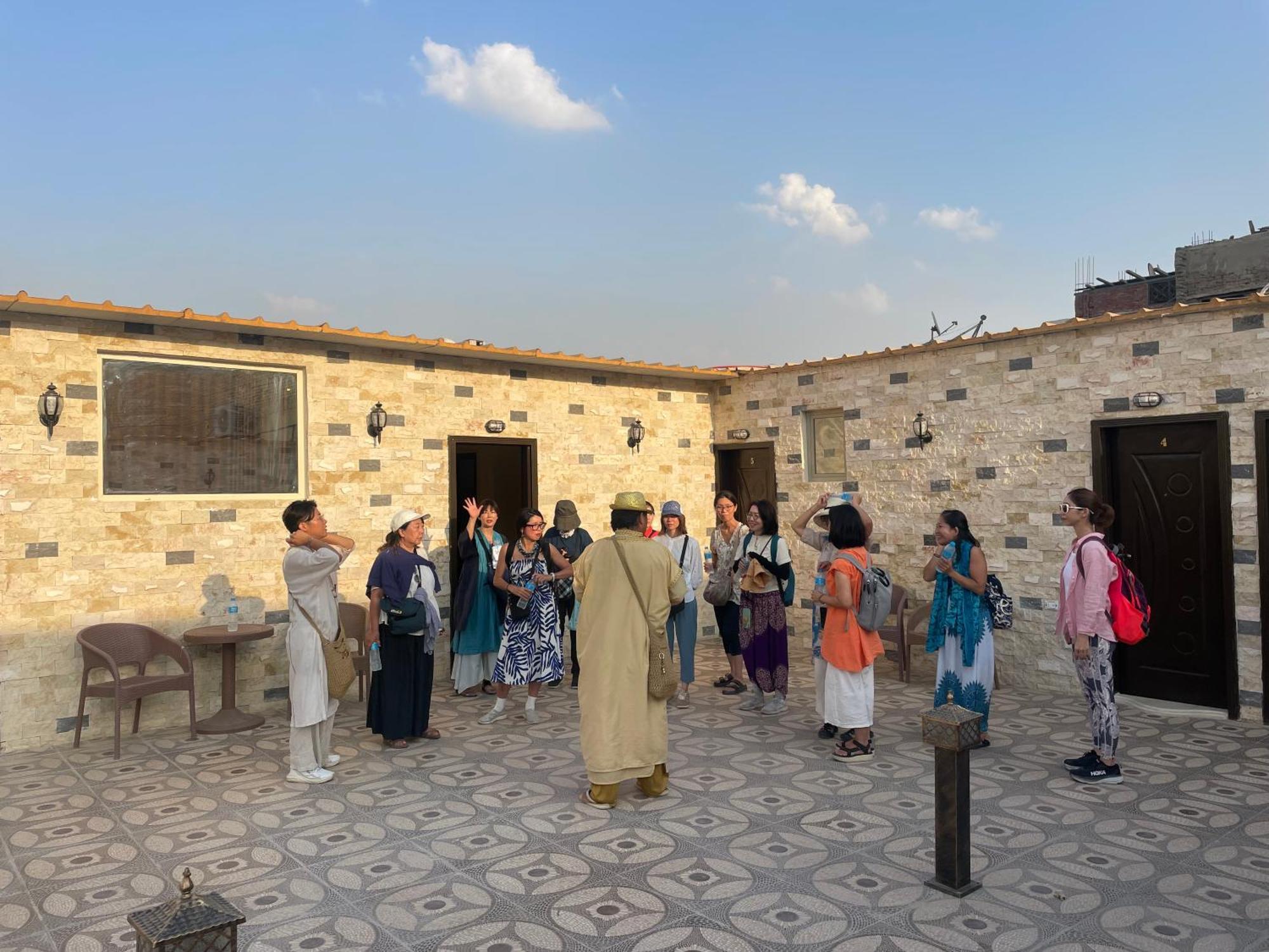 Sphinx Palace Pyramids View Inn Kafret el-Gabal Exterior photo